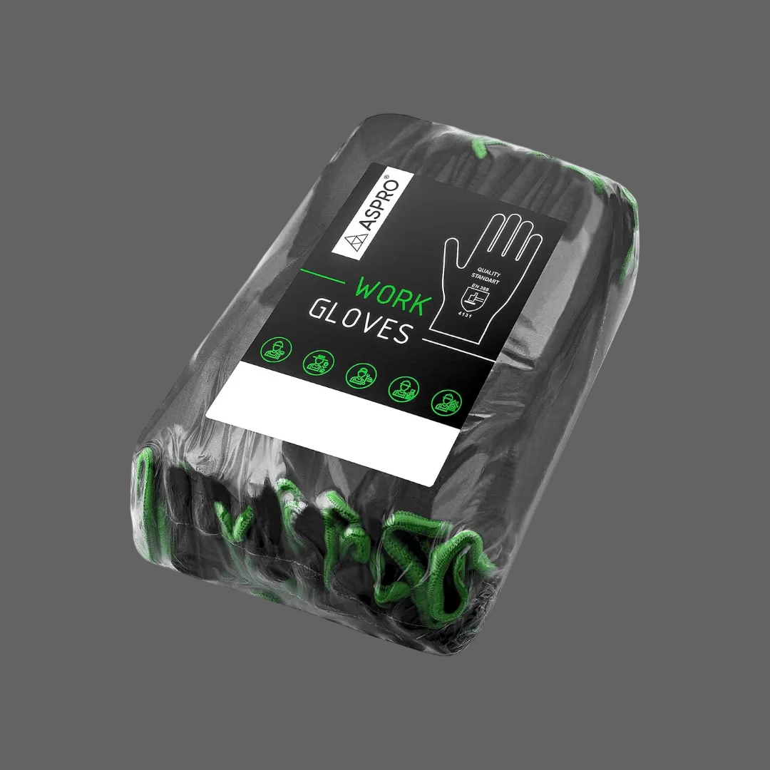 Eine eingeschweißte Großpackung schwarzer ASPRO Arbeitshandschuhe mit grünem Saum auf grauem Hintergrund. Das Etikett trägt die Aufschrift „ASPRO WORK GLOVES“ und zeigt Piktogramme für verschiedene Einsatzbereiche sowie das Zertifizierungslogo für Qualitätsstandards. Die Verpackung ist transparent und lässt die ordentlich gestapelten Handschuhe im Inneren erkennen.